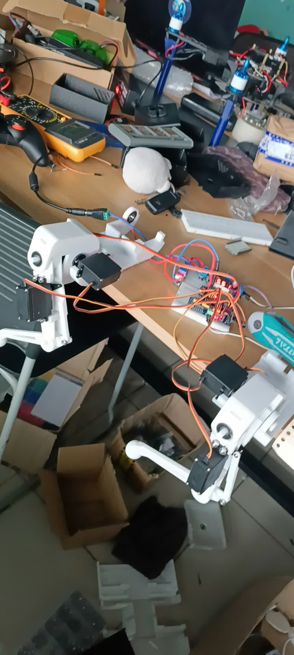 Design of an Autonomous Quadruped Robot for Complex Terrain Navigation - Image 6